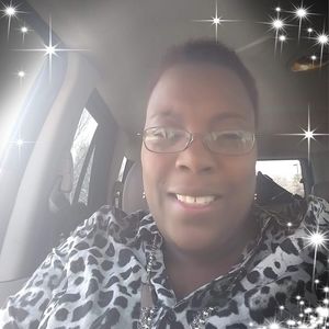 Meet your Posher, Monique